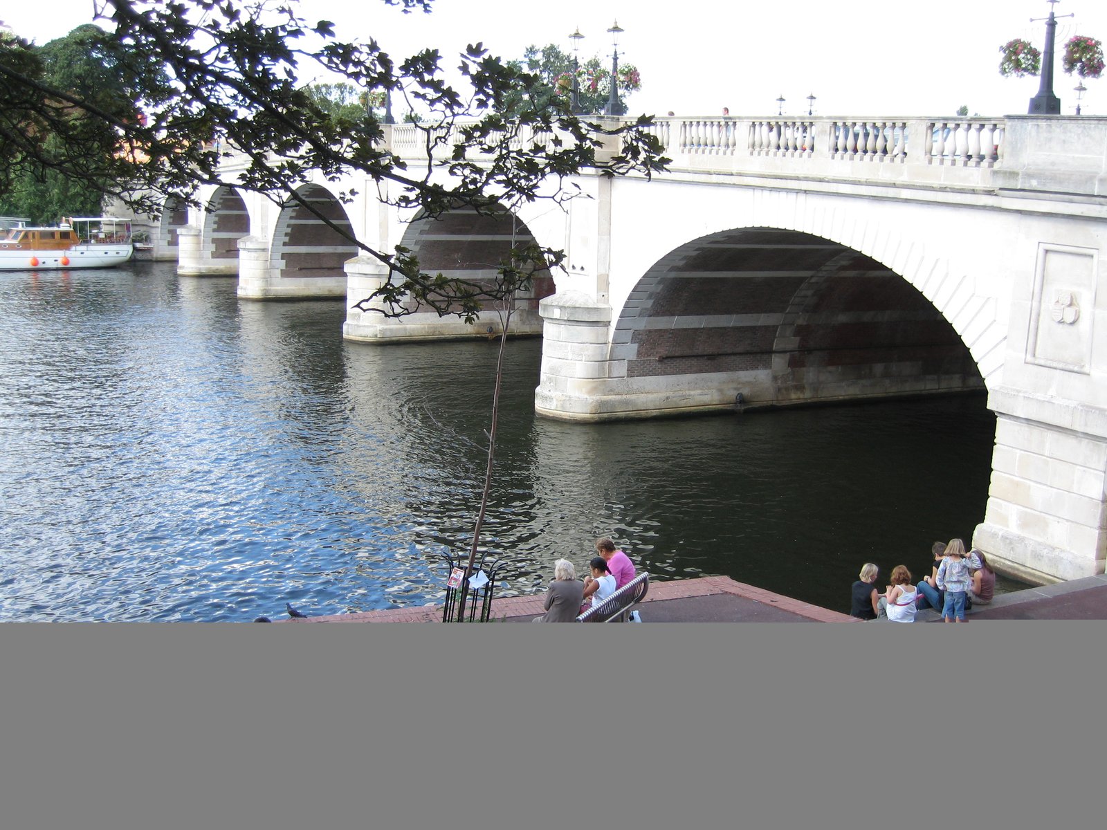 car valet in kingstonuponthames, at rest